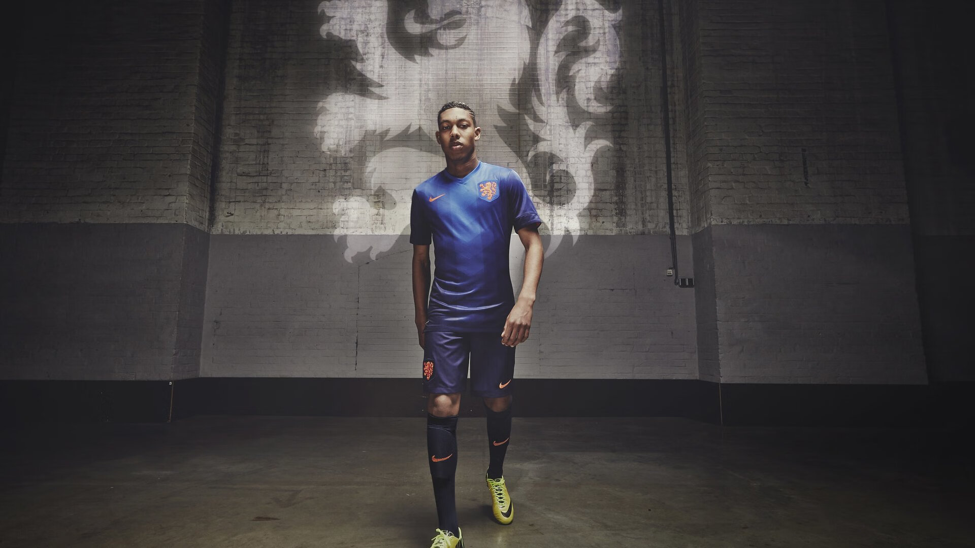 亚历克斯·格林伍德强悍的防守意识，助袋鼠队控制比赛节奏，格林伍德上赛季进球